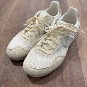 Keds Women’s Cream Sneakers